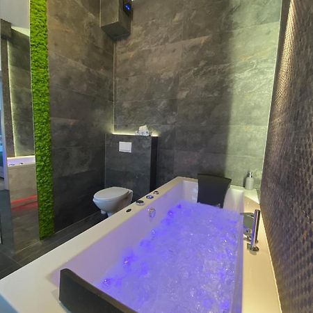 Apartament Bialy Z Jacuzzi Krakow Luaran gambar