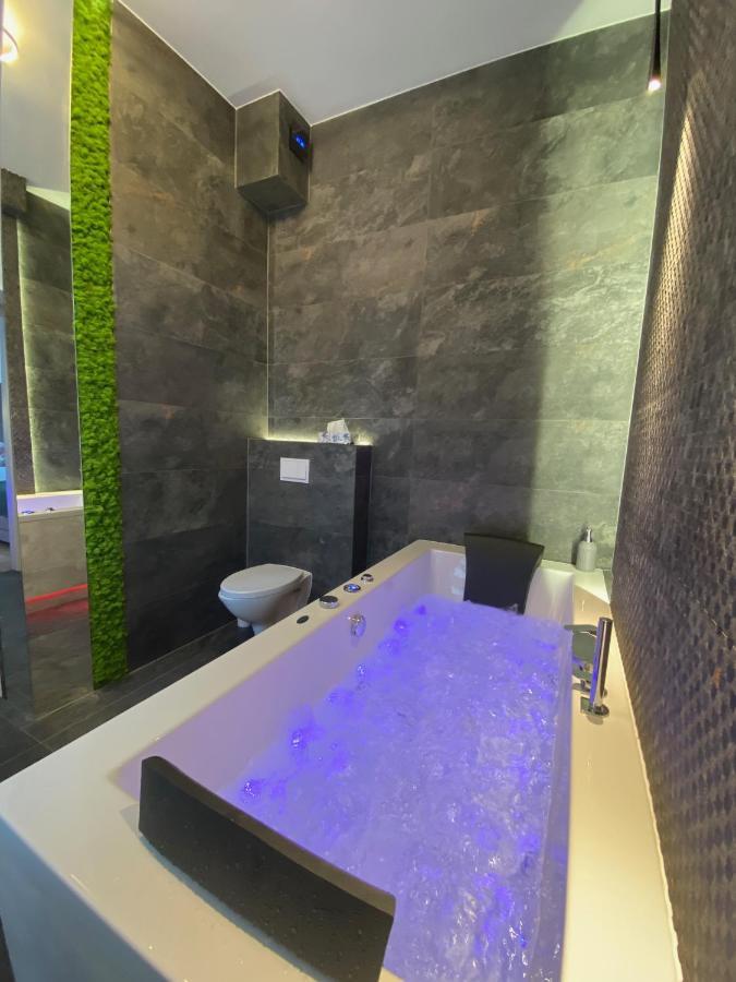 Apartament Bialy Z Jacuzzi Krakow Luaran gambar