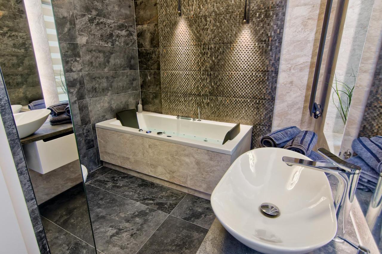 Apartament Bialy Z Jacuzzi Krakow Luaran gambar