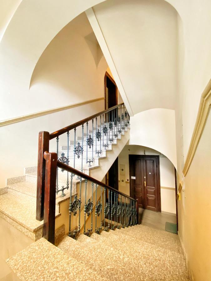 Apartament Bialy Z Jacuzzi Krakow Luaran gambar